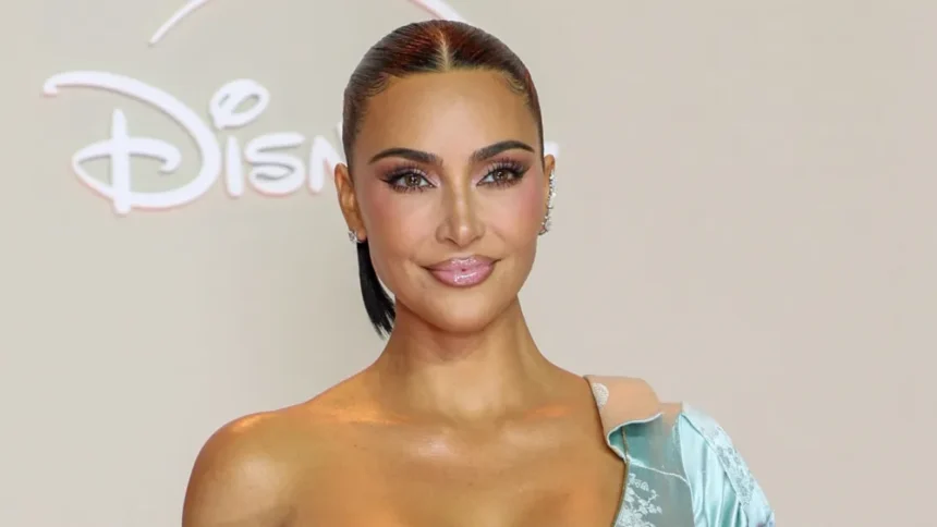 Kim Kardashian fess
